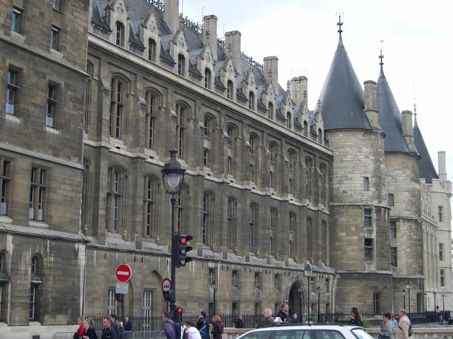  Conciergerie 